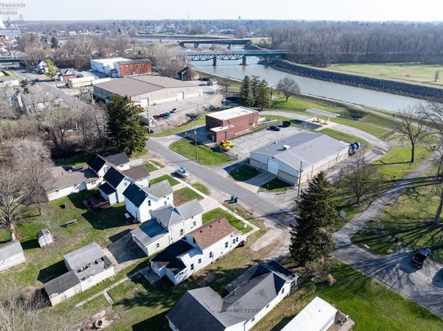 S 746 Front Street, Fremont, OH 43420