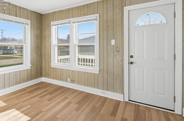 S 746 Front Street, Fremont, OH 43420