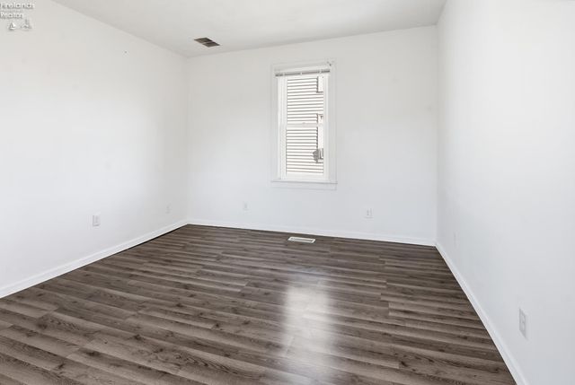 S 746 Front Street, Fremont, OH 43420