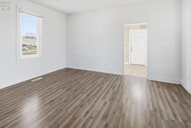 S 746 Front Street, Fremont, OH 43420