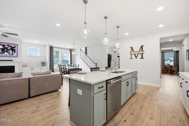 192 Castle Pond Way, Fuquay Varina, NC 27526