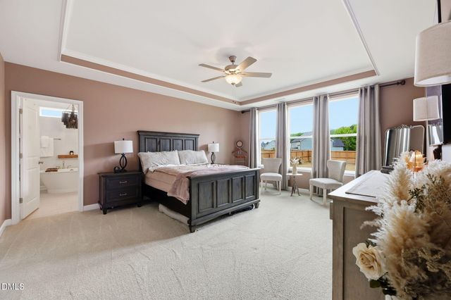 192 Castle Pond Way, Fuquay Varina, NC 27526