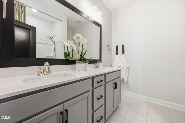 192 Castle Pond Way, Fuquay Varina, NC 27526