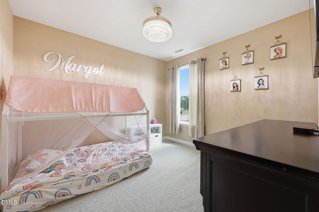 192 Castle Pond Way, Fuquay Varina, NC 27526