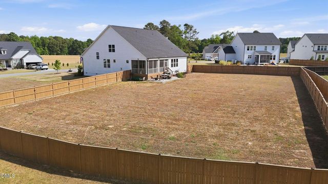 192 Castle Pond Way, Fuquay Varina, NC 27526