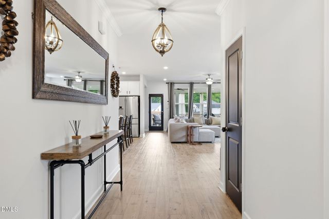 192 Castle Pond Way, Fuquay Varina, NC 27526