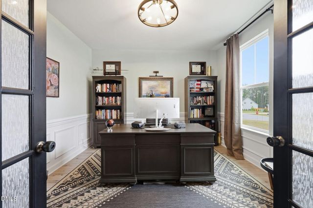192 Castle Pond Way, Fuquay Varina, NC 27526