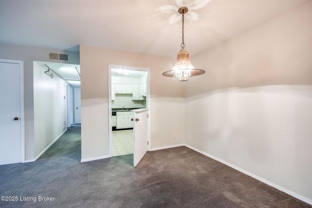 8133 Lake Ave B9, Louisville, KY 40222