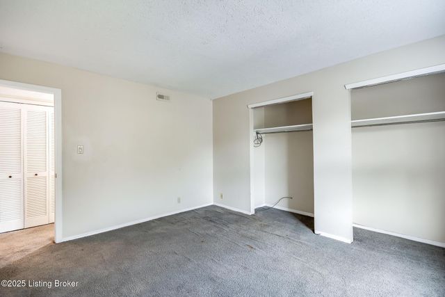 8133 Lake Ave B9, Louisville, KY 40222