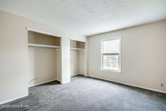 8133 Lake Ave B9, Louisville, KY 40222