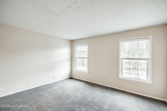 8133 Lake Ave B9, Louisville, KY 40222