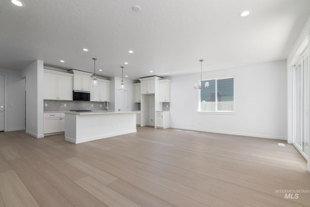 2040 W Blue Lightning St, Middleton, ID 83644