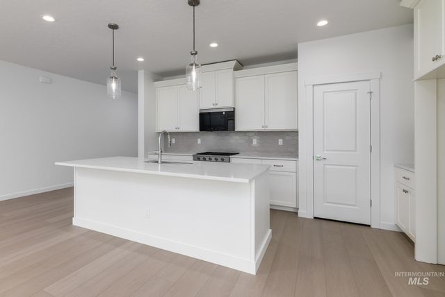 2040 W Blue Lightning St, Middleton, ID 83644