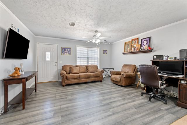 1407 West 6th Street, Caldwell, TX 77836