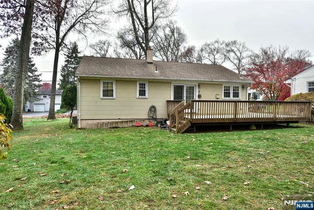 61 Mackay Avenue, Waldwick, NJ 07463