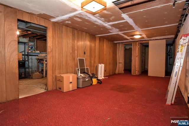 61 Mackay Avenue, Waldwick, NJ 07463