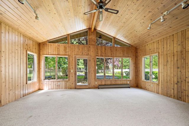 1125 Oakview Lane N, Plymouth, MN 55441