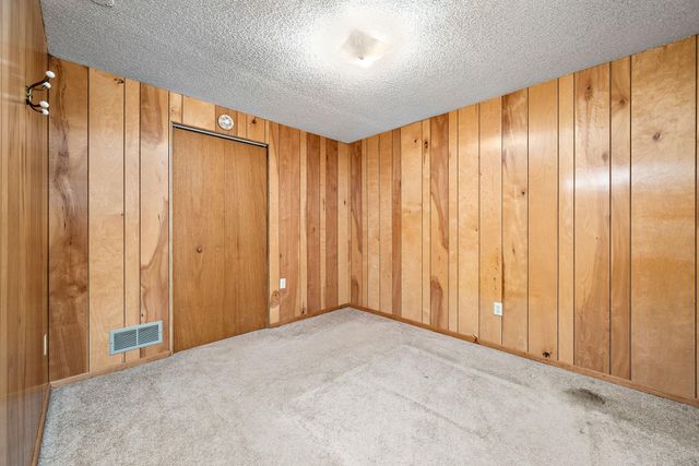 1125 Oakview Lane N, Plymouth, MN 55441