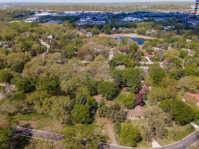 1125 Oakview Lane N, Plymouth, MN 55441