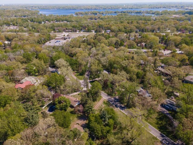 1125 Oakview Lane N, Plymouth, MN 55441