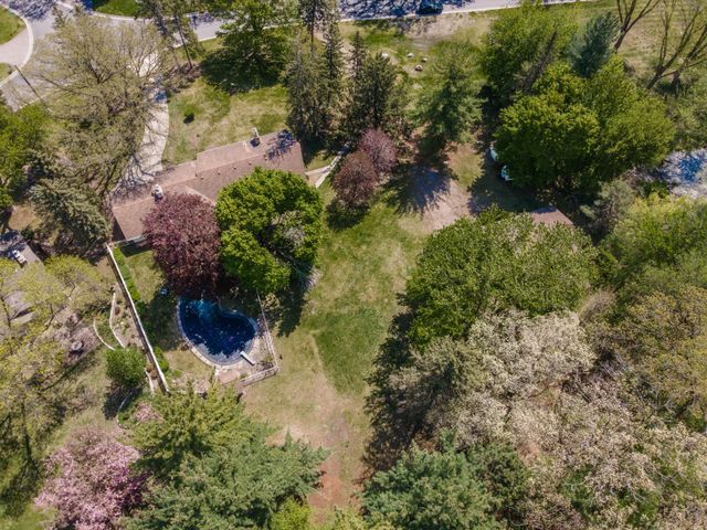 1125 Oakview Lane N, Plymouth, MN 55441