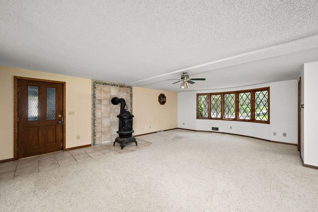 1125 Oakview Lane N, Plymouth, MN 55441