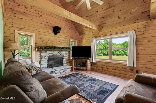 1091 Goldfoot Road, Glenville, NY 12302