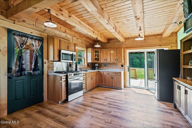 1091 Goldfoot Road, Glenville, NY 12302