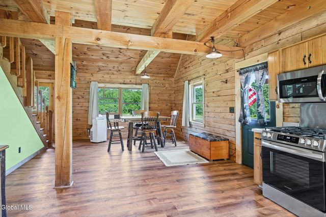 1091 Goldfoot Road, Glenville, NY 12302