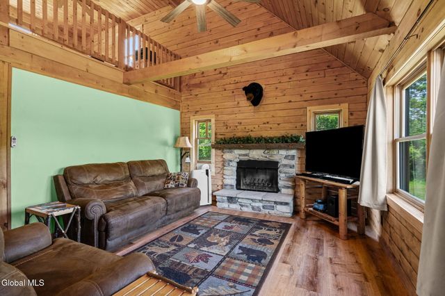 1091 Goldfoot Road, Glenville, NY 12302