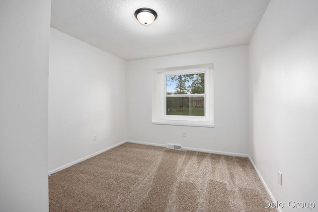 4161 Kings Row Court NW, Grand Rapids, MI 49534