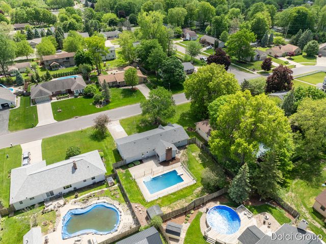 4161 Kings Row Court NW, Grand Rapids, MI 49534