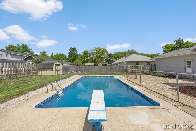 4161 Kings Row Court NW, Grand Rapids, MI 49534