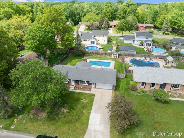 4161 Kings Row Court NW, Grand Rapids, MI 49534