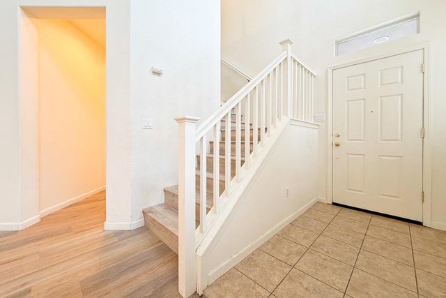 247 Dragonfly Cir, Sacramento, CA 95834