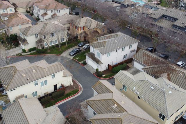 247 Dragonfly Cir, Sacramento, CA 95834