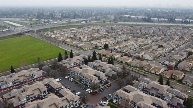 247 Dragonfly Cir, Sacramento, CA 95834