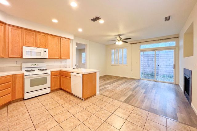 247 Dragonfly Cir, Sacramento, CA 95834