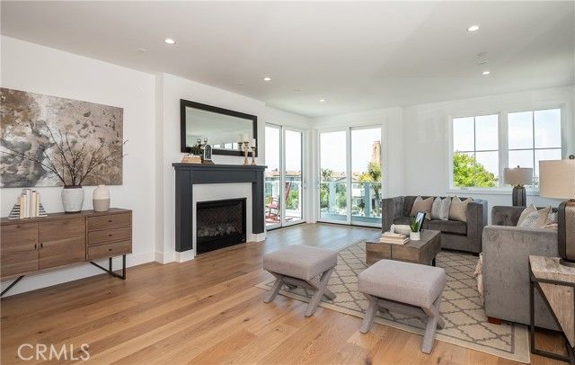 724 13th Street, Manhattan Beach, CA 90266