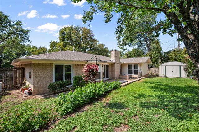 1113 Rusdell Drive, Irving, TX 75060