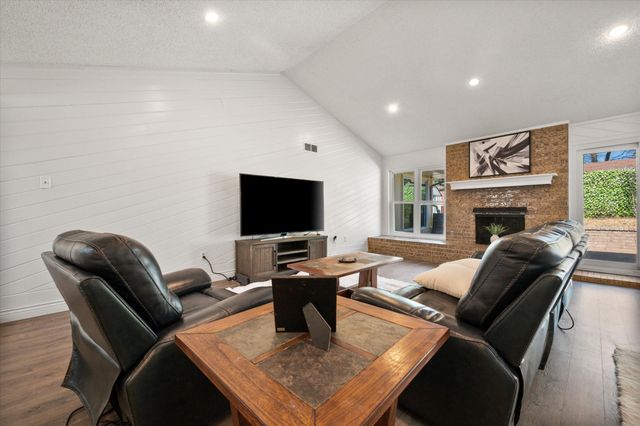 1113 Rusdell Drive, Irving, TX 75060