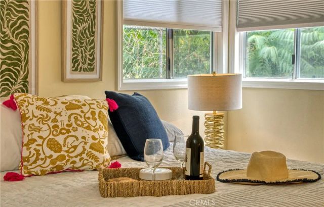 311 W Walnut Avenue, Monrovia, CA 91016