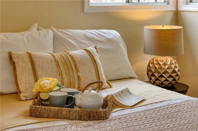 311 W Walnut Avenue, Monrovia, CA 91016