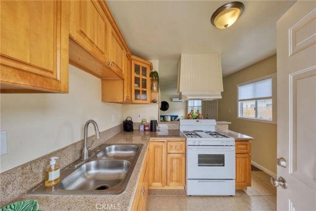 311 W Walnut Avenue, Monrovia, CA 91016