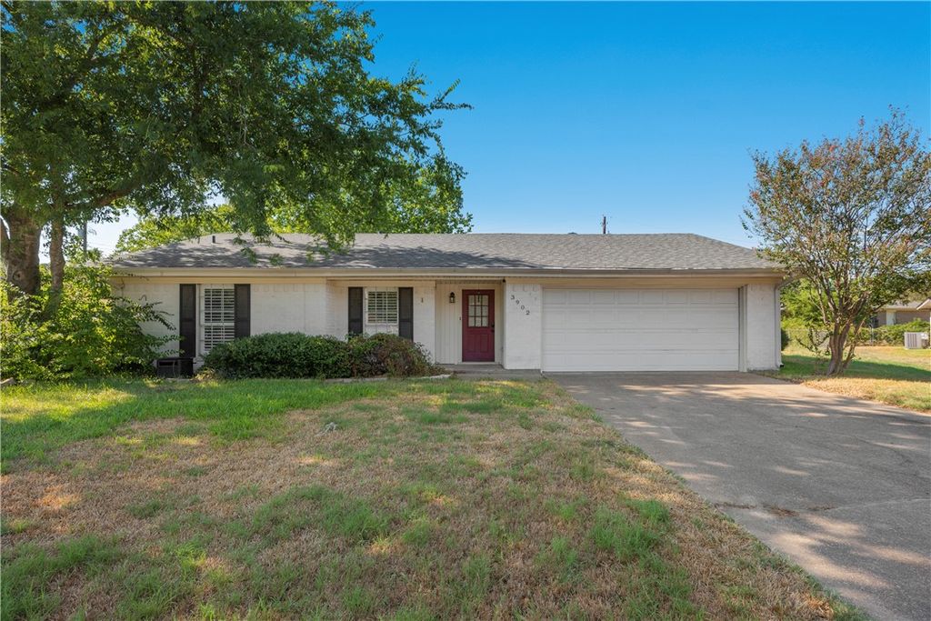 3902 Oak Bluff Circle, Bryan, TX 77802 — exterior