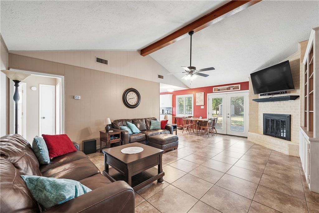 3902 Oak Bluff Circle, Bryan, TX 77802 — photo 2