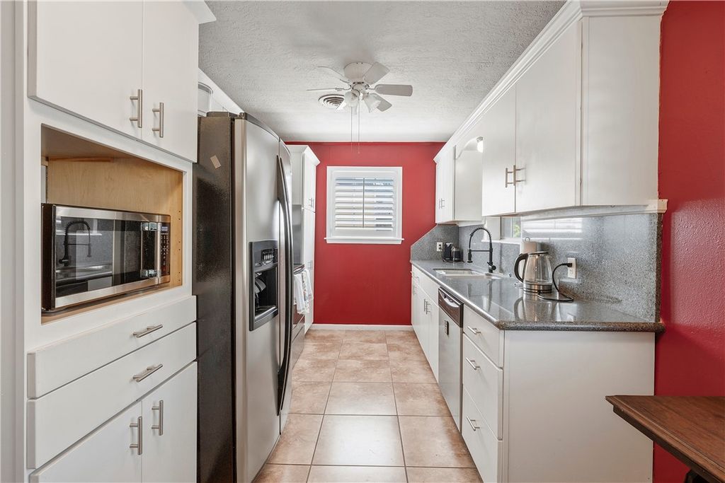 3902 Oak Bluff Circle, Bryan, TX 77802 — photo 5
