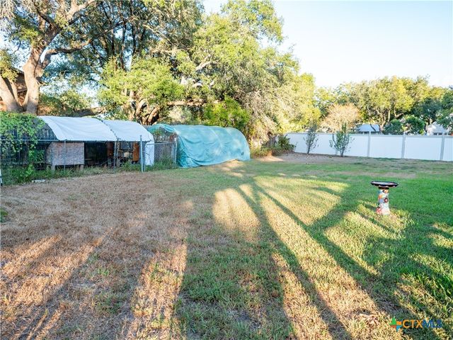 408 E Reuss Boulevard, Cuero, TX 77954