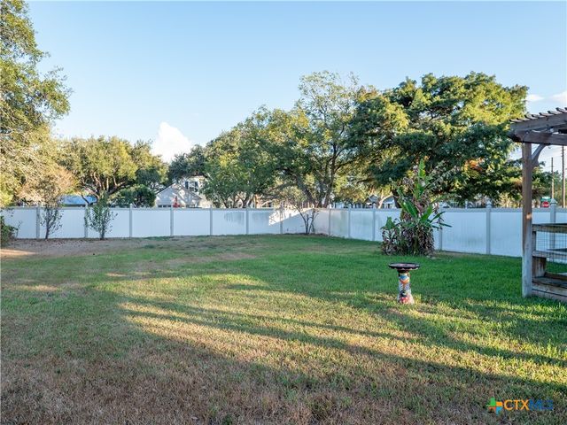408 E Reuss Boulevard, Cuero, TX 77954