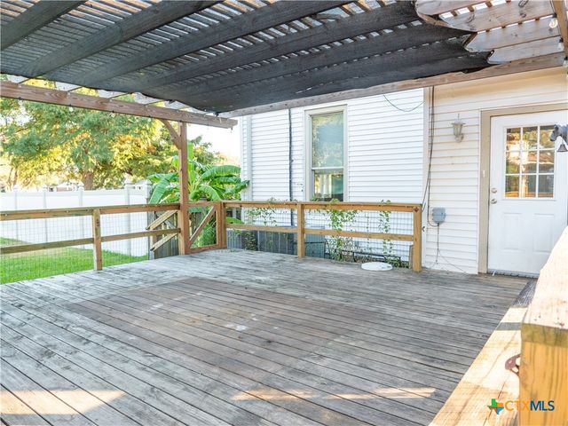 408 E Reuss Boulevard, Cuero, TX 77954